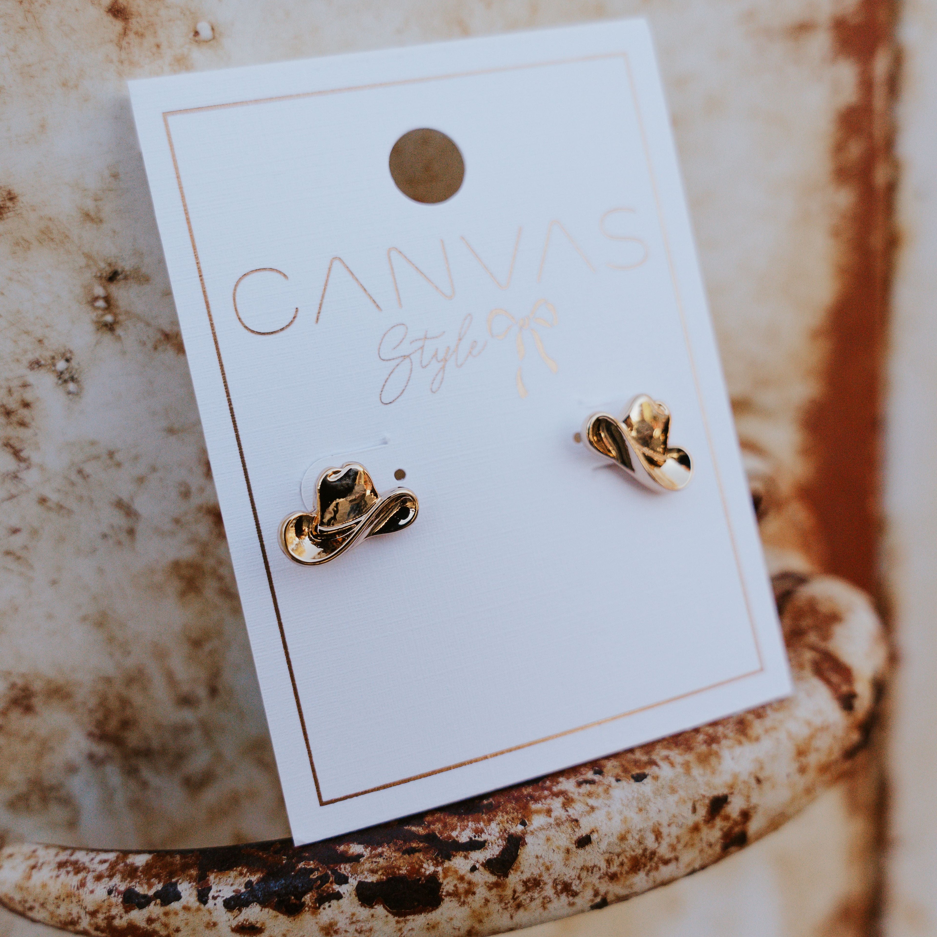 COWBOY HAT STUD EARRINGS GOLD