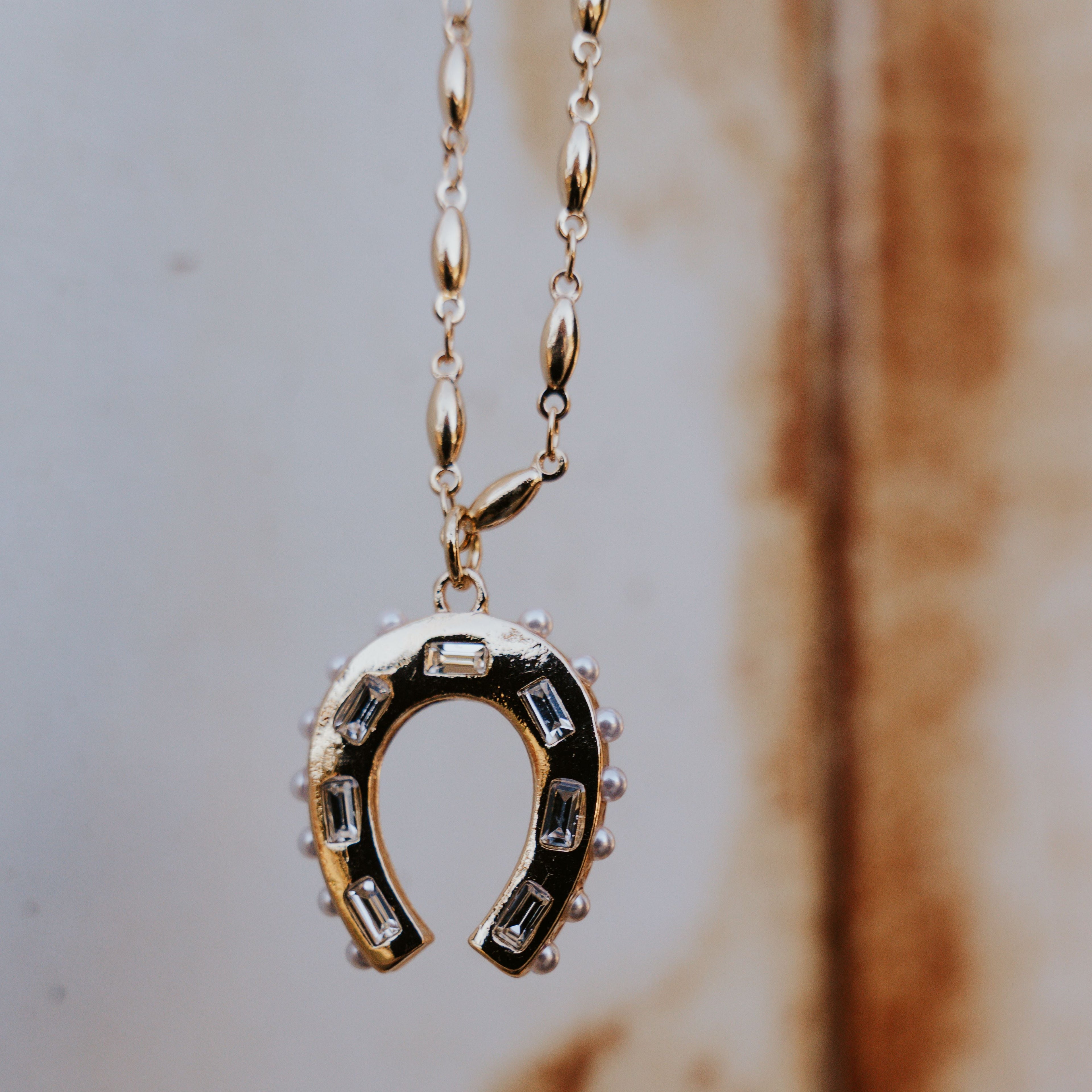 RIHINSTONE HORSESHOE NECKLACE