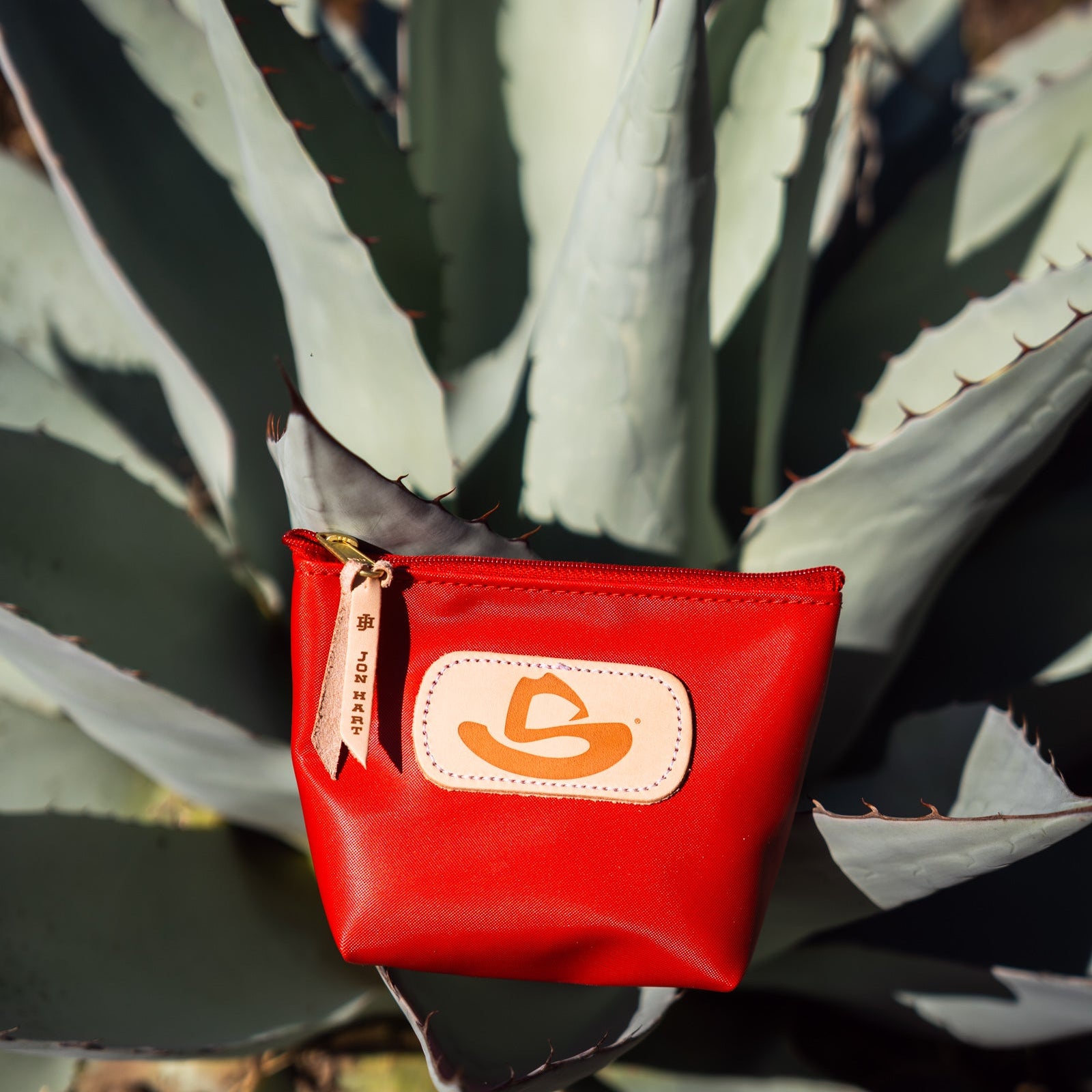 JON HART CHICO POUCH RED