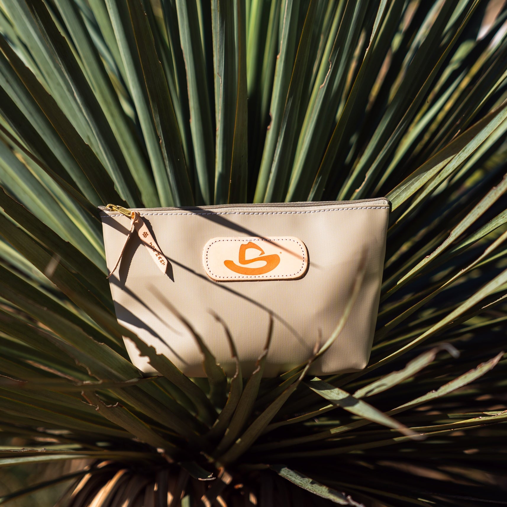 JON HART GRANDE POUCH TAN